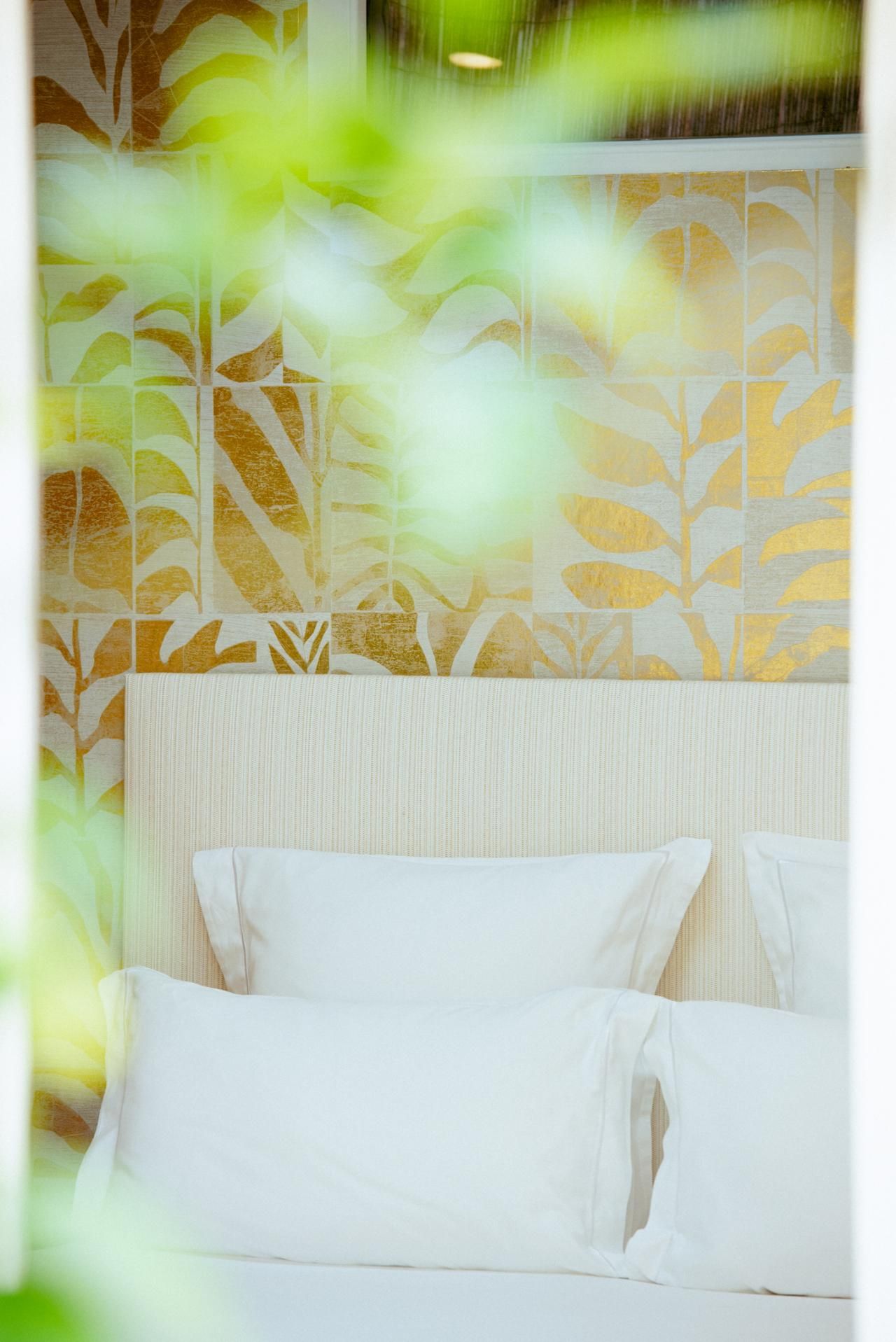 lv wallpaper for bedroom