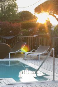 Swimming pool & Gardens